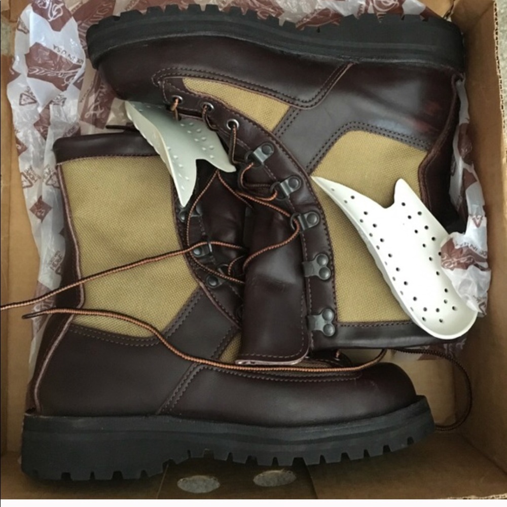 Danner boots I’m a size 7 and they fit me.